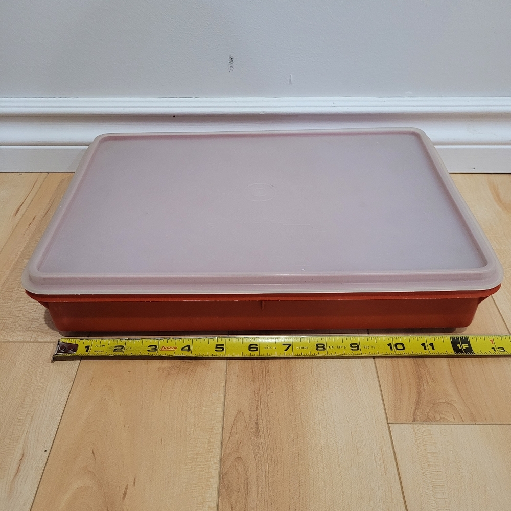 Vintage Tupperware (#290) storage container